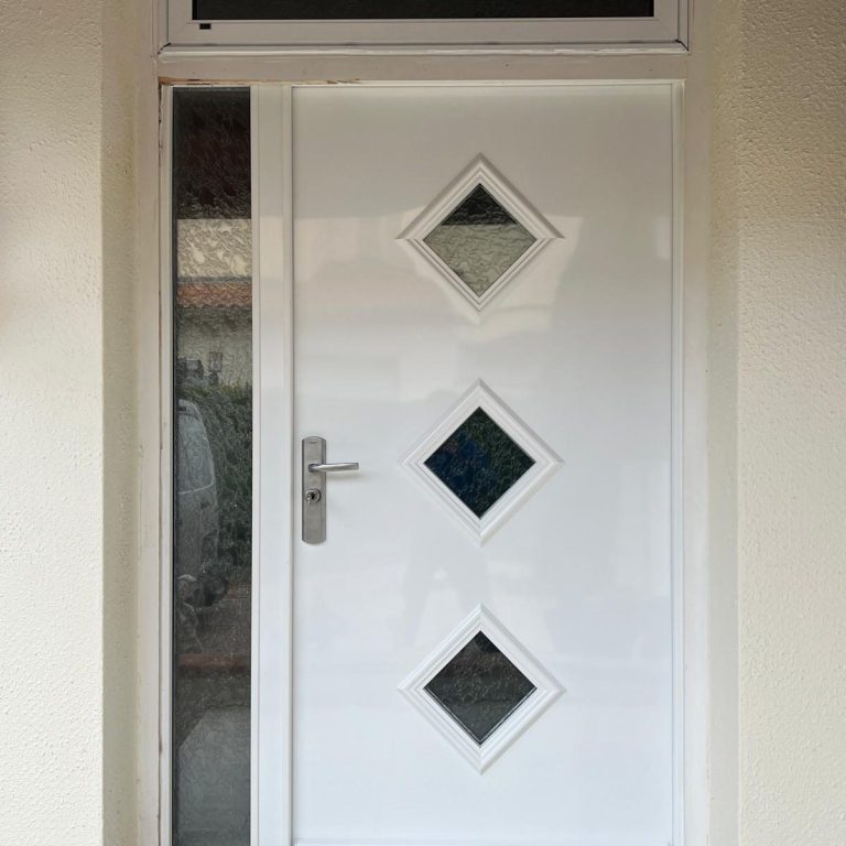 Porte blindée Fichet avec  verre décoratif.
